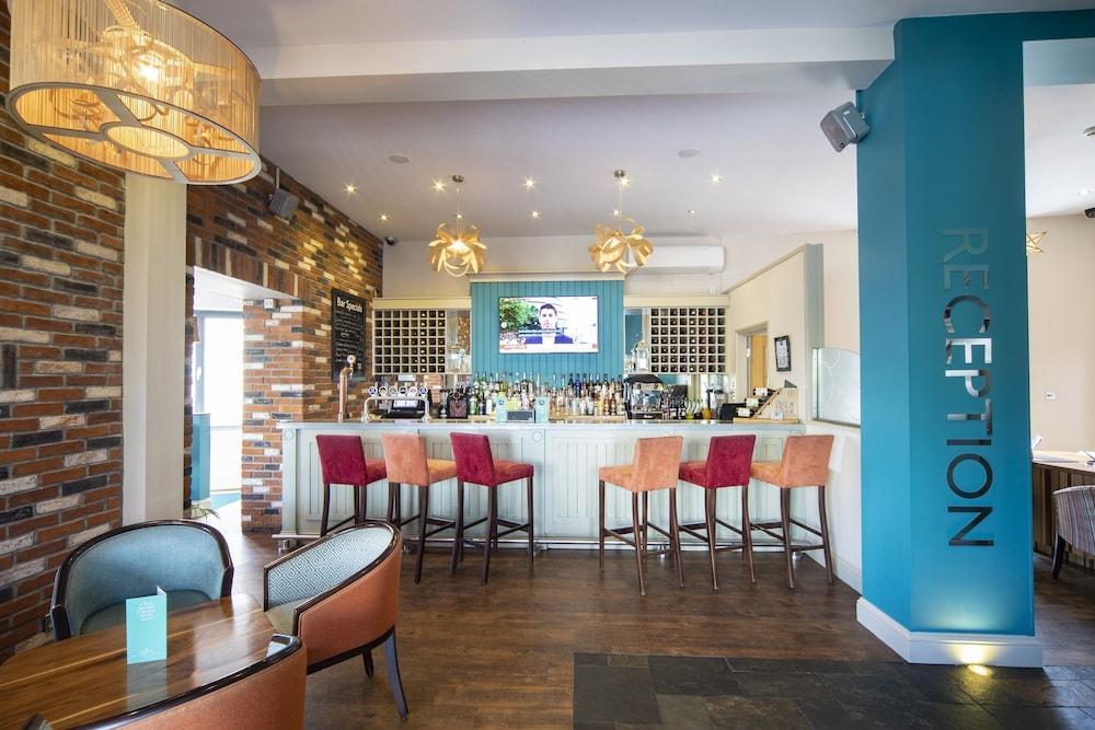 The Inn Hotel Bar And Restaurant Saint Helier Eksteriør billede