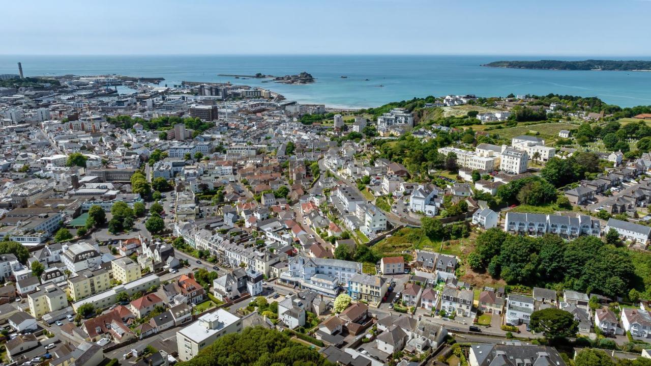 The Inn Hotel Bar And Restaurant Saint Helier Eksteriør billede