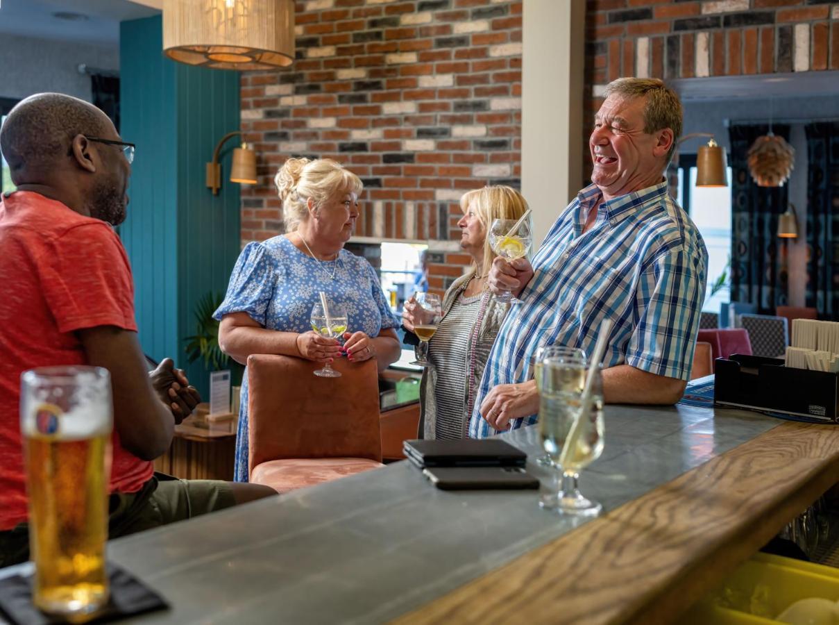 The Inn Hotel Bar And Restaurant Saint Helier Eksteriør billede