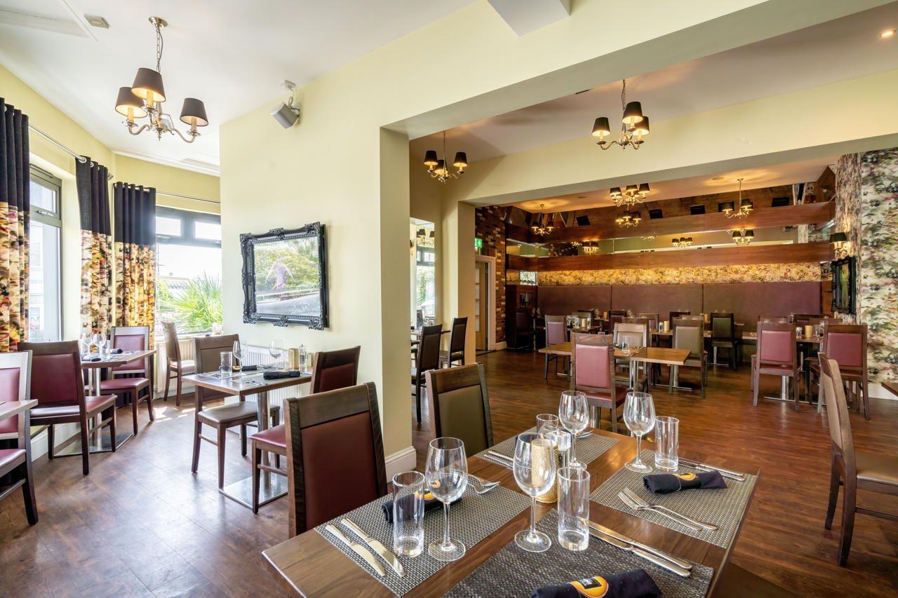 The Inn Hotel Bar And Restaurant Saint Helier Eksteriør billede