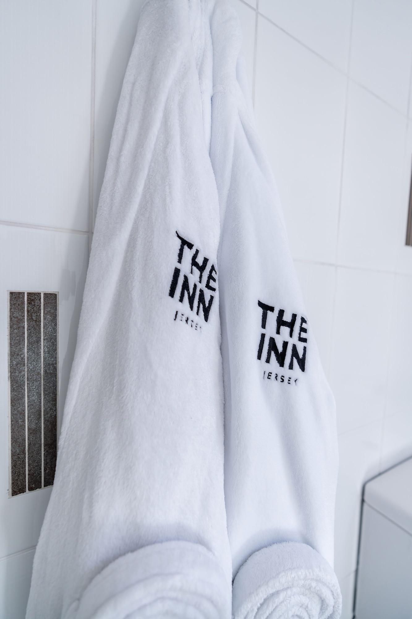 The Inn Hotel Bar And Restaurant Saint Helier Eksteriør billede