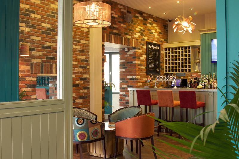 The Inn Hotel Bar And Restaurant Saint Helier Eksteriør billede